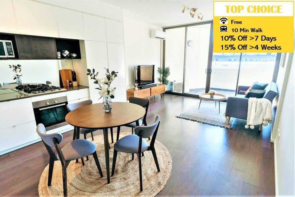 Convenient  Cozy 1BR next to Mall. 10 min to CBD