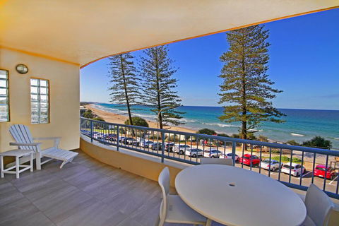 Coolum Baywatch Luxury Style Penthouse, Linen Included, WIFI, 500 Bond - Dentist Find 0