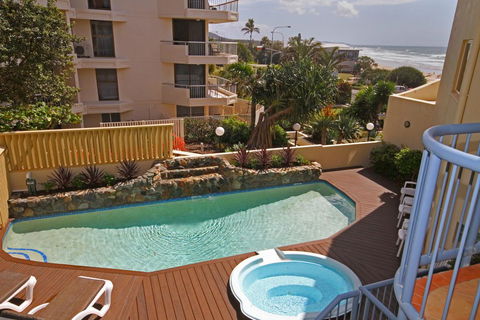 Coolum Baywatch Luxury Style Penthouse, Linen Included, WIFI, 500 Bond - Dentist Find 3