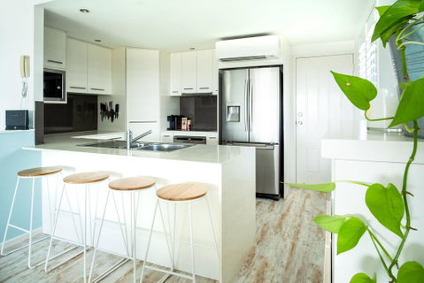 Coolum Beach 3 Level Townhouse Private Rooftop Terrace Spa Overlooking Mount Coolum - Dentist Search 3