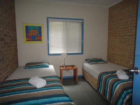 Coolum Budget Accommodation - Dentist Find 3