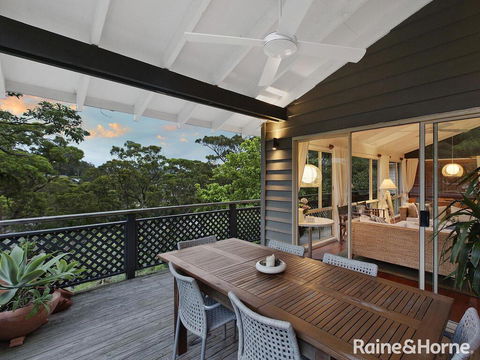 Copacabana Treehouse - 36 Oceano Street, Copacabana - Dentists Australia 0