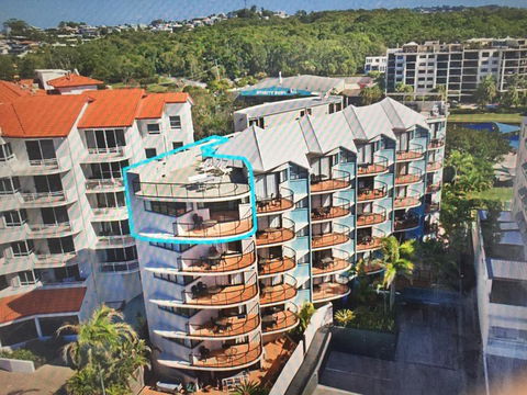Coral Sea Views Beachfront Penthouse - Dentist Find 0