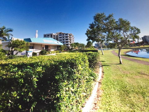 Coral Sea Views Beachfront Penthouse - Dentist Find 2