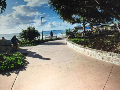 Coral Sea Views Beachfront Penthouse - Dentist Find 3