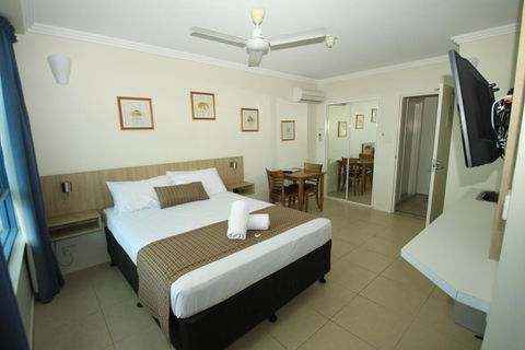 Coral Sea Vista Apartments - Dentist Search 3