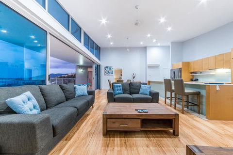 Coral View At Azure Sea - Dentist Find 3