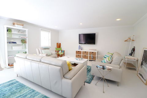 Corella Studio Apartment In Raffetys Resort - Dentists Australia 3