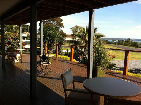 Corinella On The Esplanade Bed & Breakfast - Dentist Find 1