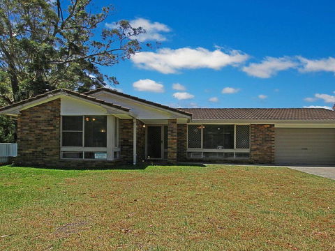 Corner Haven - Family Retreat With Outdoor Living - Dentists Australia 0