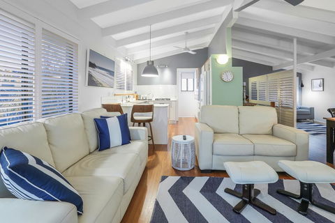 Cosy But Cool, Sunshine Beach - Dentists Australia 3
