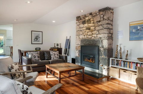 Cottage Watson - Dentist Search 0