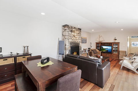 Cottage Watson - Dentist Search 3