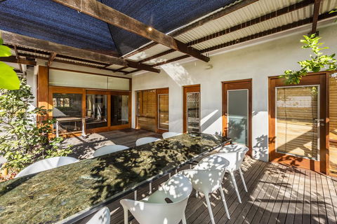 Cottesloe Eclectic House - Dentist Search 3