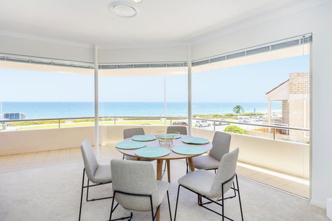 Cottesloe Ocean View House - Dentist Search 2