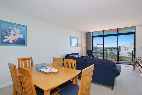 Crystal Waters, Unit 11 - Dentists Australia 2
