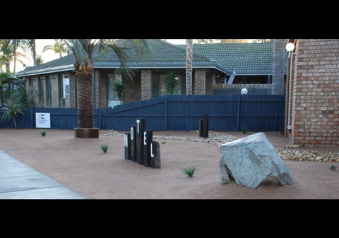 Cunningham Shore Motel - Dentist Find 3