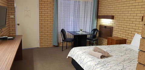 Darling River Motel - Dentist Search 1