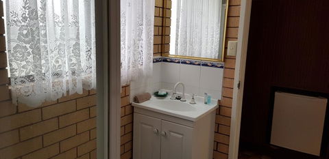 Darling River Motel - Dentist Search 3