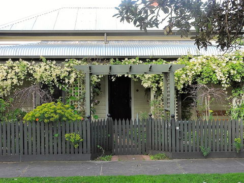 Delightful Cottage - Dentist Find 0