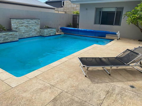 Delux Living In Wannanup - Dentist Find 0