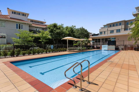 Deluxe Unit With Pool, Parking And Gym Near Beaches - Dentist Find 3