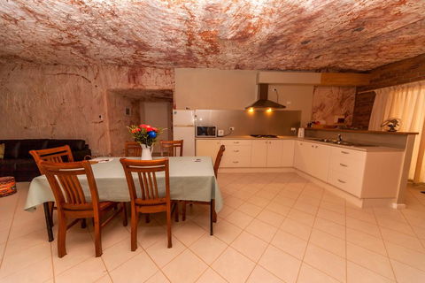 Desert Dwellers Underground B&B - Dentists Australia 0