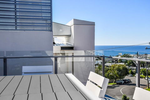Designer Beach Apartment - Saffire Mooloolaba - Dentist Find 1
