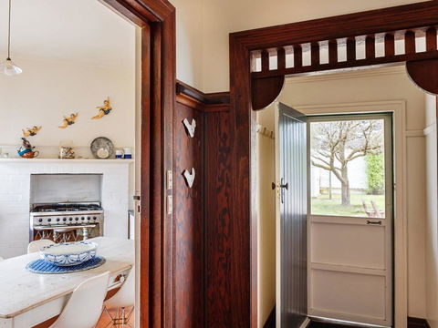 Dingle On Barclay - Dentist Search 3