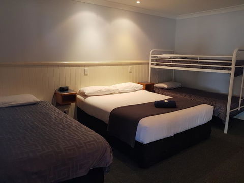 Dirranbandi Motor Inn - Dentist Find 1