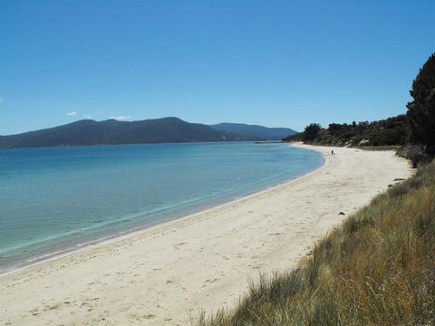 Discover Bruny Island Holiday Accommodation - Dentist Find 1