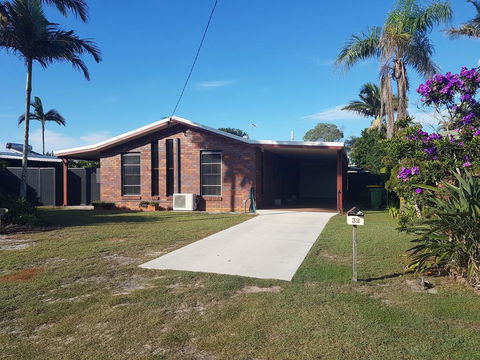Dog Friendly Holiday House At Red Beach - Dentist Find 0