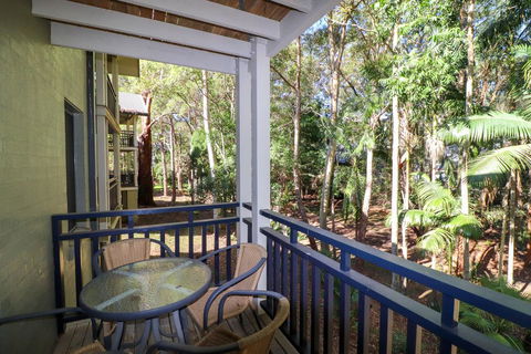 Dollarbird Treetops Townhouse - Dentists Australia 0