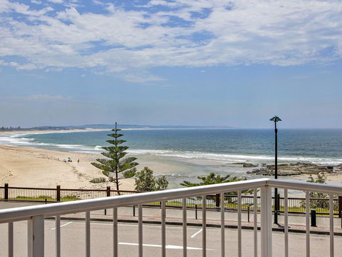 Dolphin Court 4 - Dentist Search 1