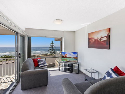 Dolphin Court 6 - Dentist Search 2