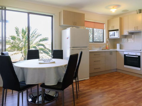 Dom's Place - Dentists Australia 1