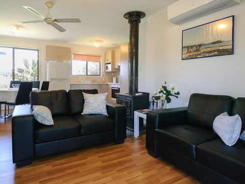 Dom's Place - Dentists Australia 0