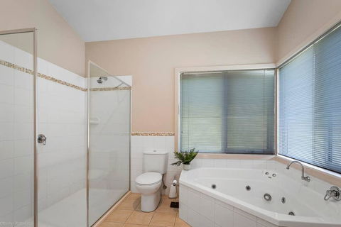 DRIFTWOOD VILLA - Free Wifi, Walk To Beach - Dentist Find 2