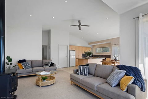 DRIFTWOOD VILLA - Free Wifi, Walk To Beach - Dentist Find 1