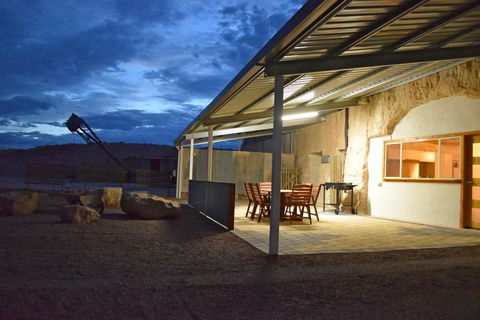Dug Out B&B Apartments - Dentist Search 0
