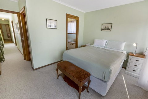 Eagle Point Getaway - Waterfront Serenity! - Dentist Find 2