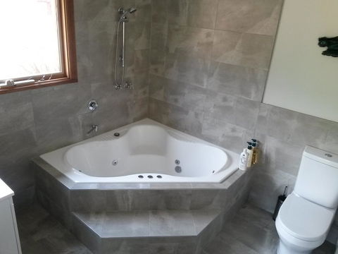 Eagle's Roost Farmstay B&B - Dentists Australia 2