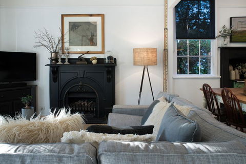 Ebony Twigg - Dentist Find 0