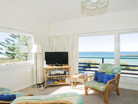 Eden On The Beach - Beachside Getaway - Dentists Australia 1