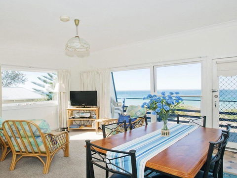 Eden On The Beach - Beachside Getaway - Dentists Australia 0