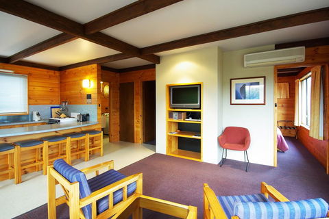 Edge Of The Bay Resort - Dentists Australia 3