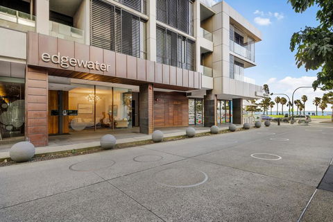 Edgewater 108 - Dentist Find 0