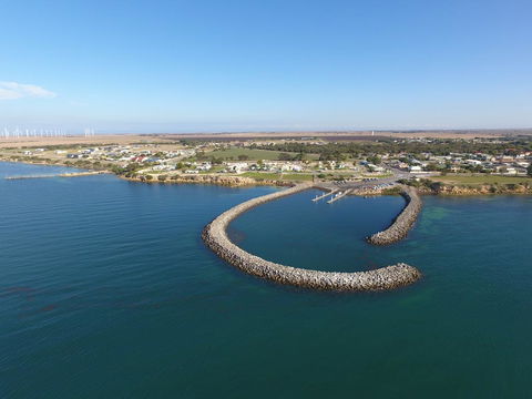 Edithburgh Caravan Park - Dentists Australia 0