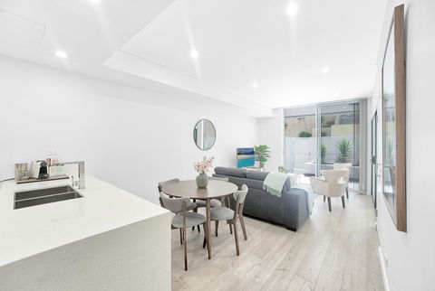Elegant 2 Bedrooms Terrace With Premium Condition - Dentist Find 1