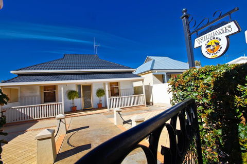 Emaroo Cottages Broken Hill - Dentists Australia 2